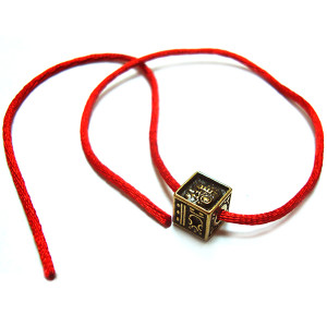 Красная нить на запястье №03KN