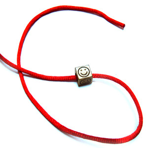 Красная нить на запястье №13KN