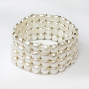 Браслет из искусственно выращенного жемчуга №04
