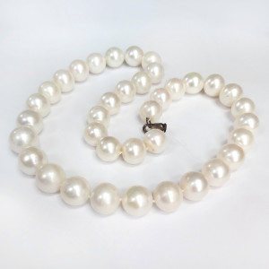 Бусы из искусственно выращенного жемчуга №028