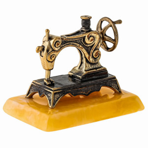 Фигурка из бронзы и янтаря "Швейная машинка" №1480B