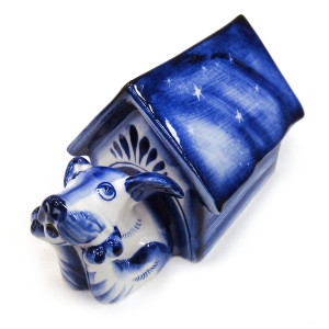 Фигурка Гжель "Собака в будке Мечтатель" №CHS105