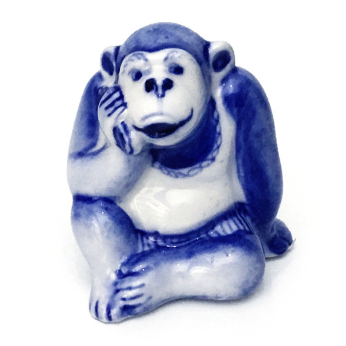Фигурка Гжель "Обезьяна с телефоном" №CHS169