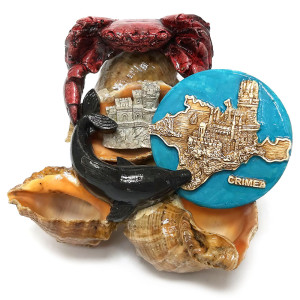 Фигурка из гипса и ракушки "Краб. Ласточкино Гнездо. Дельфин" №537-6