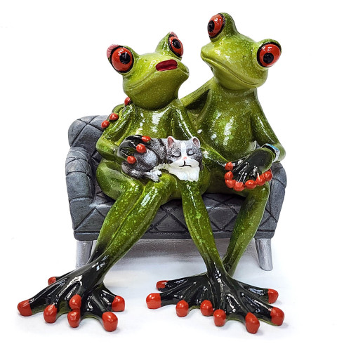Фигурка из полистоуна "Лягушки пара на диване с котом" №YX29015