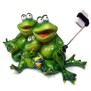 Фигурка из полистоуна "Лягушки селфи" №YX79061