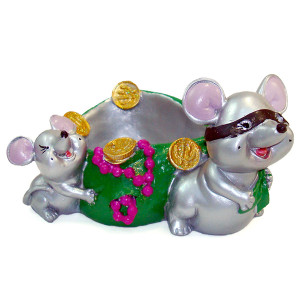 Фигурка-пепельница из пластика "Мыши с мешком золота" №6690501A