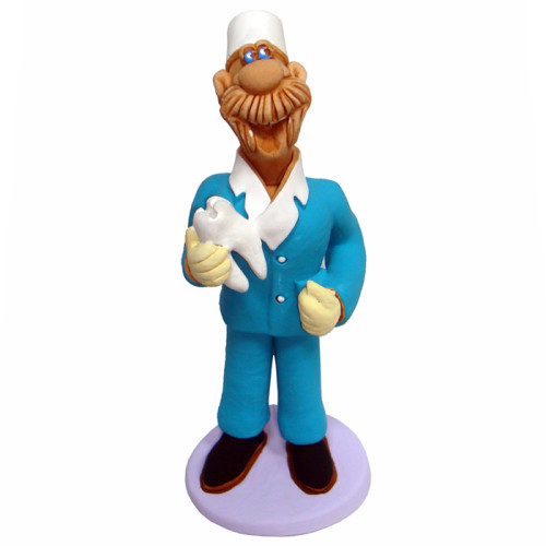 Фигурка из керамики "Стоматолог с большим зубом" №75-28-1