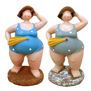 Фигурка из поликерамики "Пляжница с зонтом" №K15