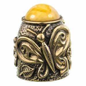 Наперсток из бронзы и янтаря "Бабочка и стрекоза с кабошоном" №711B