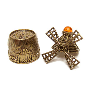 Наперсток из бронзы и янтаря "Мельница" №JN6-1722K