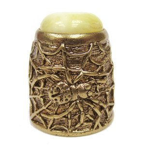 Наперсток из бронзы и янтаря "Паук с кабошоном" №JN27-1478B